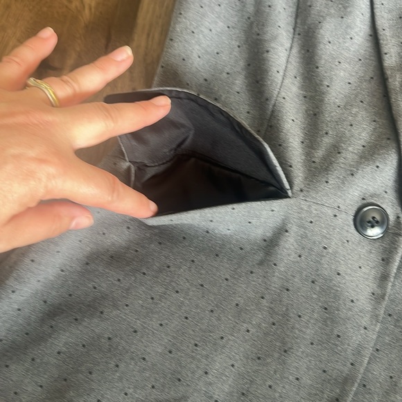 ELLE Women's Grey with Black Dot Size 6, 1 Button Blazer W Pockets - Picture 5 of 12